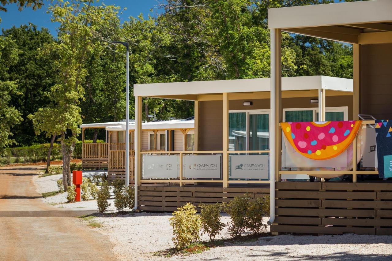Mobile Homes Premium Relax Park Umag By Camp4You Karigador Eksteriør billede