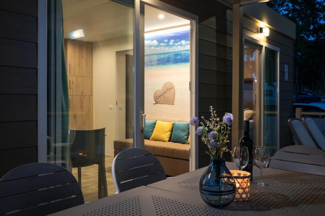 Mobile Homes Premium Relax Park Umag By Camp4You Karigador Eksteriør billede